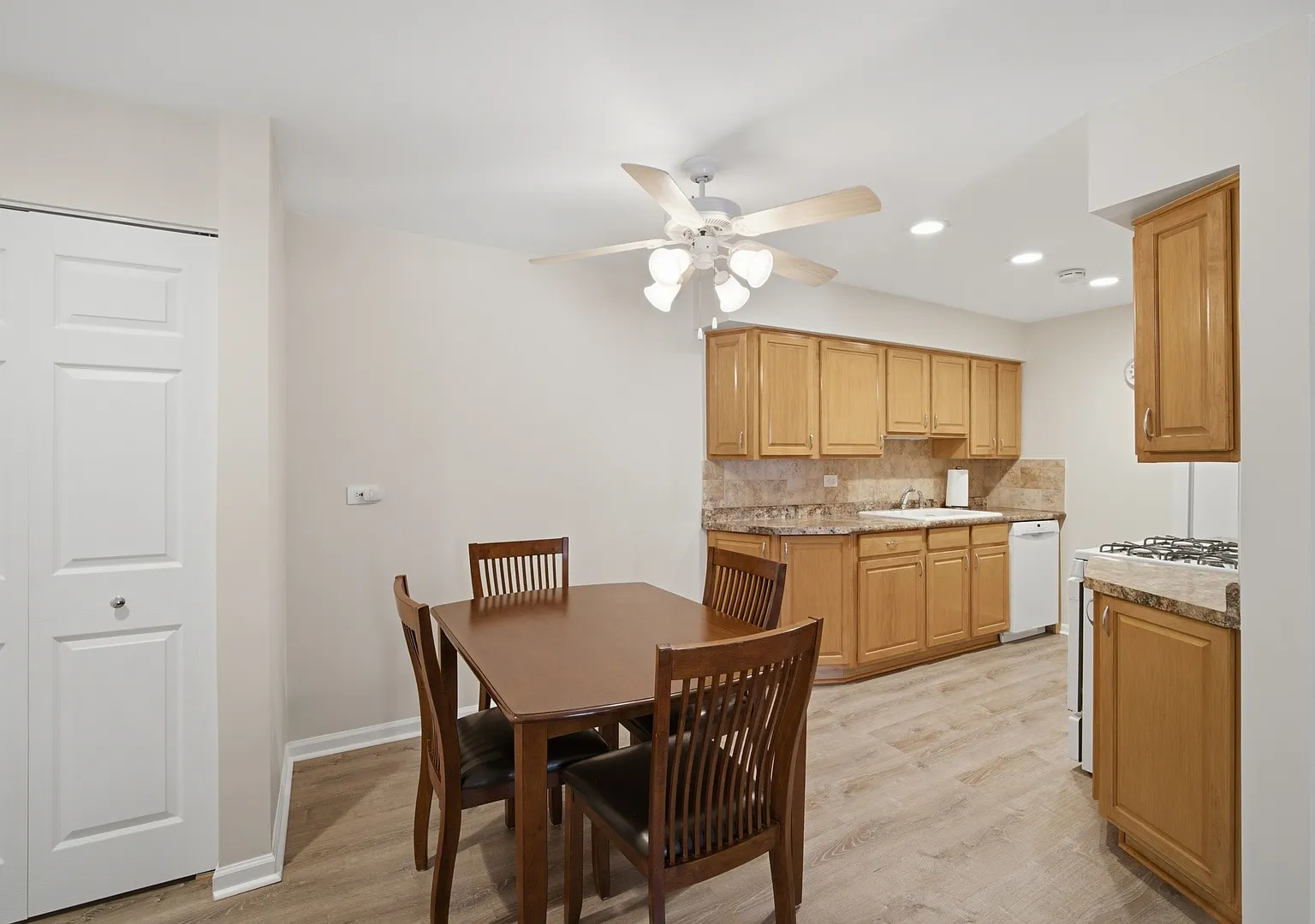 1 bed, 729 sqft, $1,650 — Photo 4