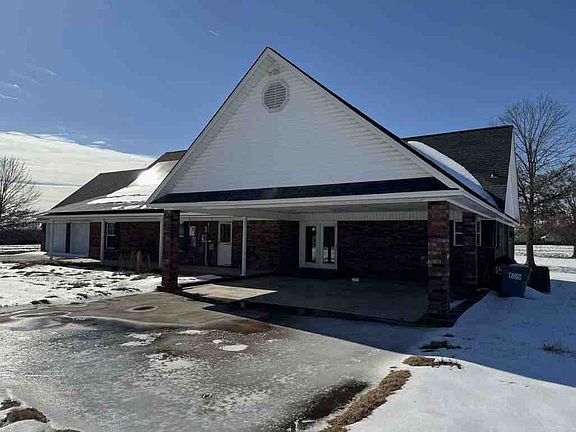 2nd image of 2211 Yellowstone Dr