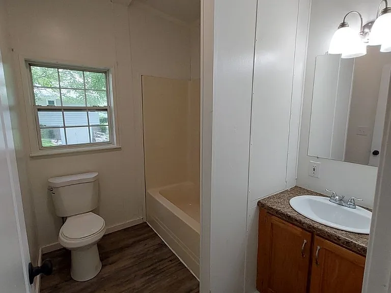 4044 Circle Dr — Photo 3