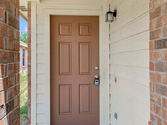 5th image of 4517 Waterford Dr