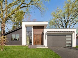 2238 Prairie St, Glenview, IL 60025