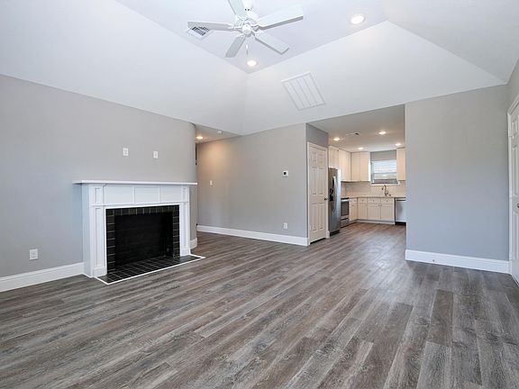 2nd image of 5107 Delano St #C
