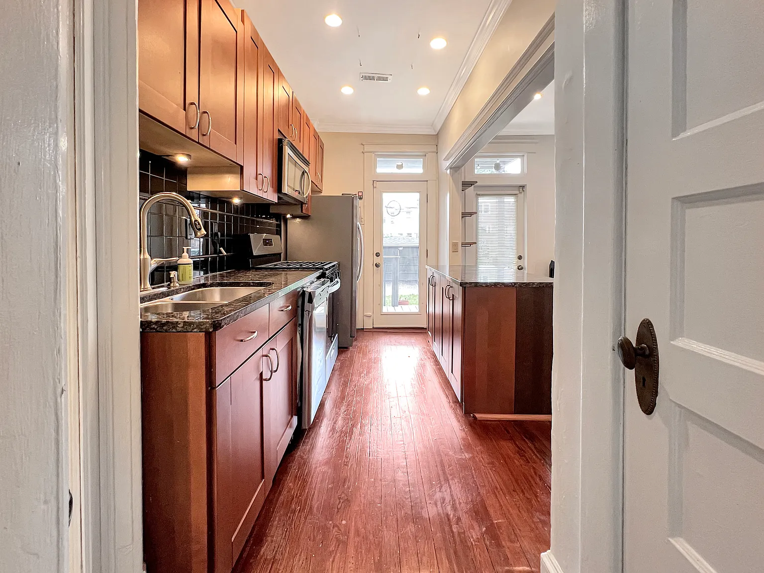 3 bed, 1536 sqft, $3,850 — Photo 4