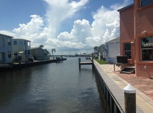 2066 Nettles Blvd, Jensen Beach, FL 34957