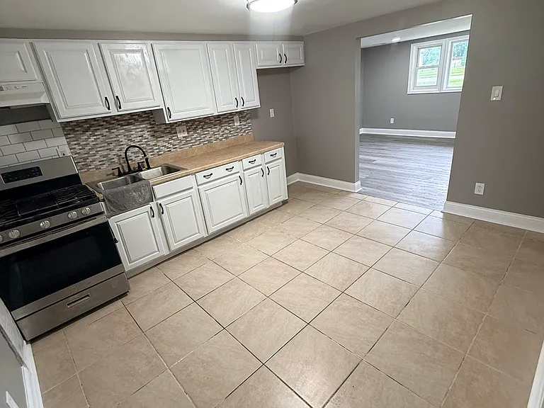 718 Sussex Dr #716 — Photo 6