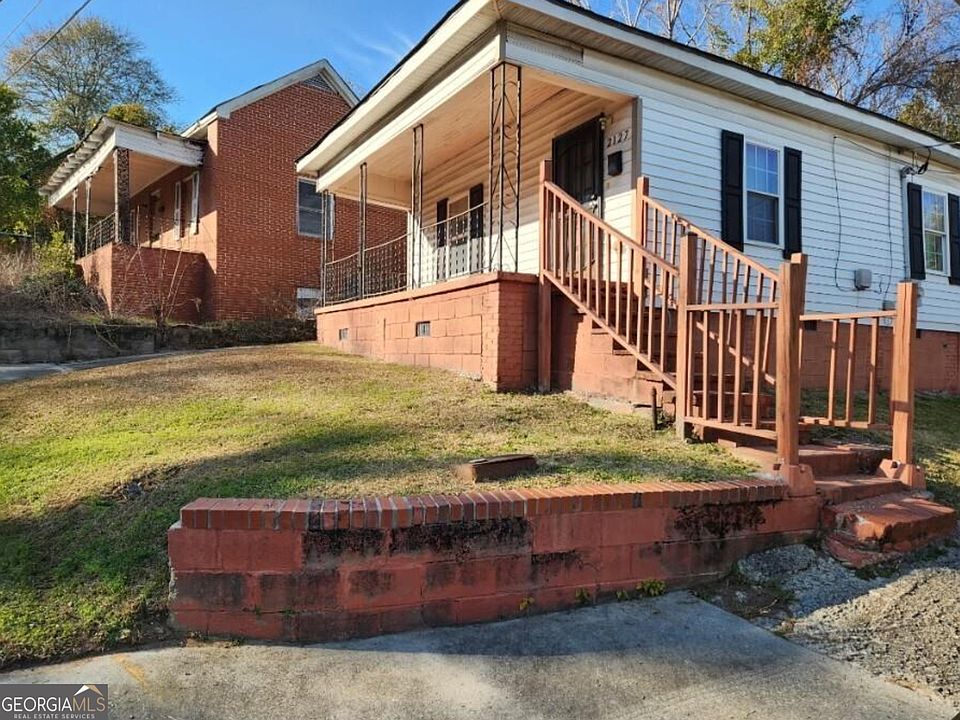 2nd image of 2127 Walnut St