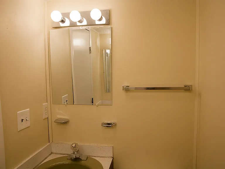 1805 King College Rd #C7 — Photo 16