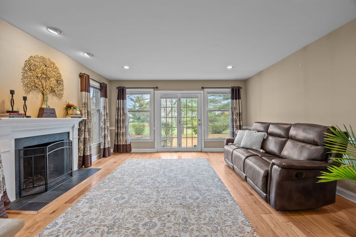 next background image