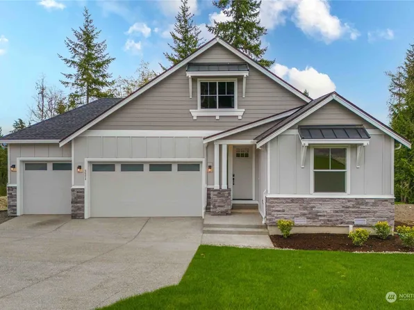 5524 NW Muddy Paws Street, Bremerton, WA 98312
