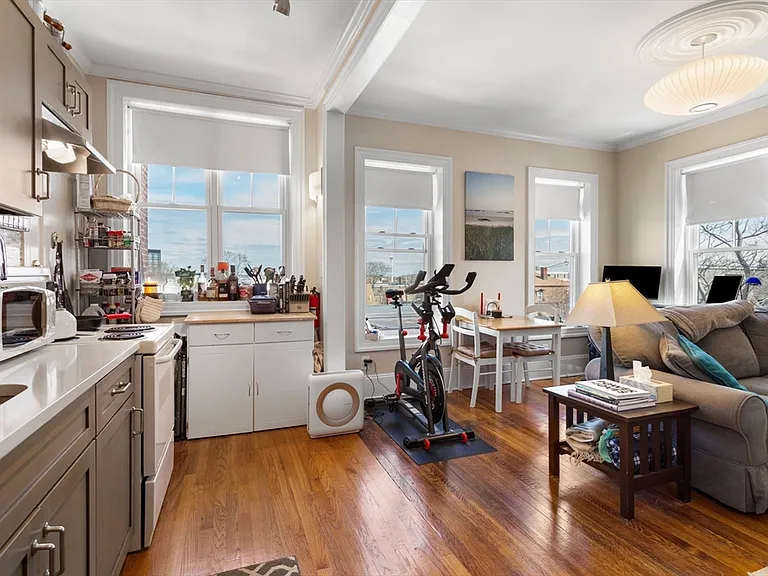 91 Perkins St #7 — Photo 2