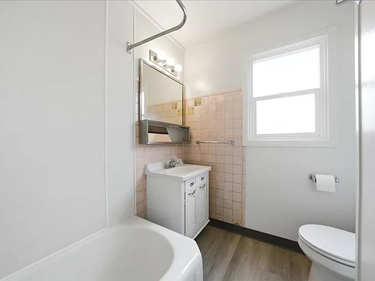 1347 Thayer Dr — Photo 9