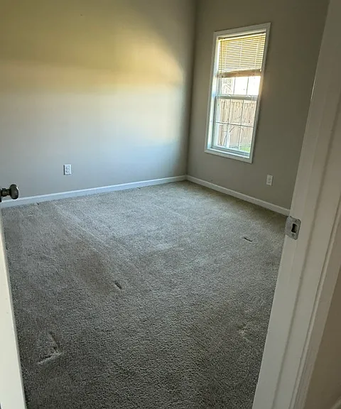 705 Stafford Ln — Photo 13