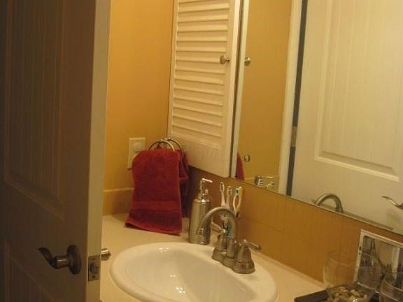 5th image of 343 Meadowbrook Dr