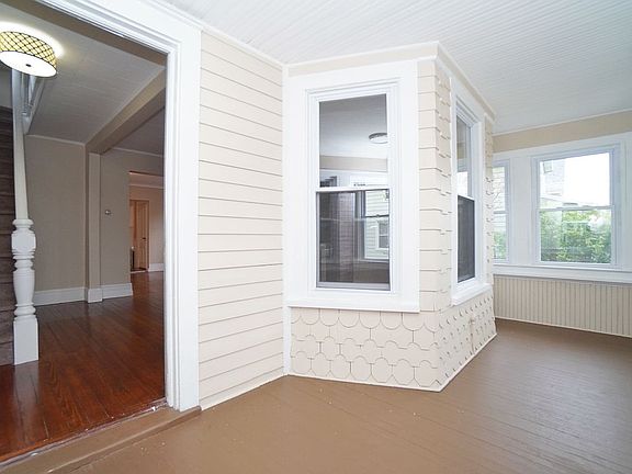 4th image of 139 Arlington Ave