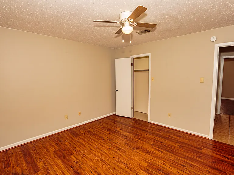4133 NE Stallings Dr — Photo 6