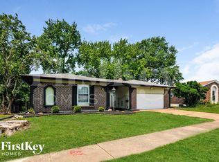 11259 Prentice Dr, Florissant, MO 63033