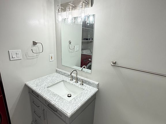 5th image of 430 Girard St APT 202