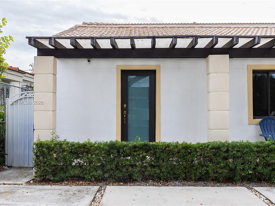 1st image of 4538 SW 1st St #2