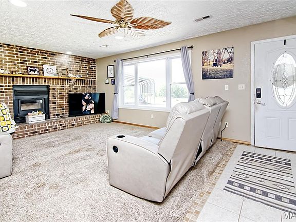 4th image of 29828 Anthony Rd