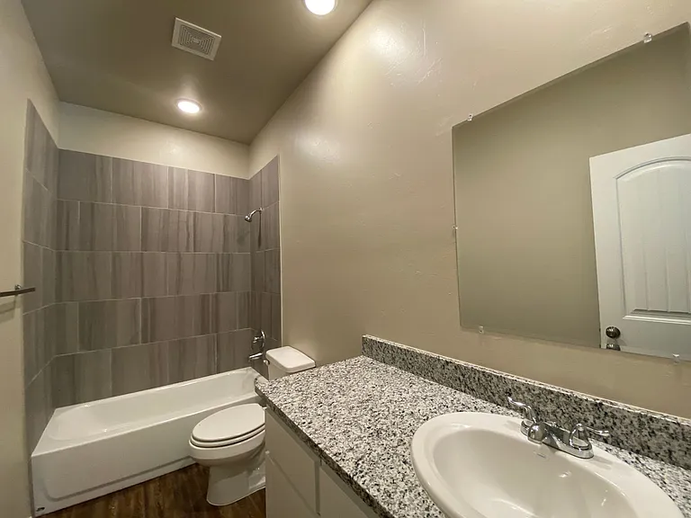 5220 Oakwood Villas Ct — Photo 21