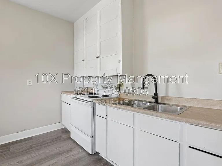 132 S Richardson Ave — Photo 13