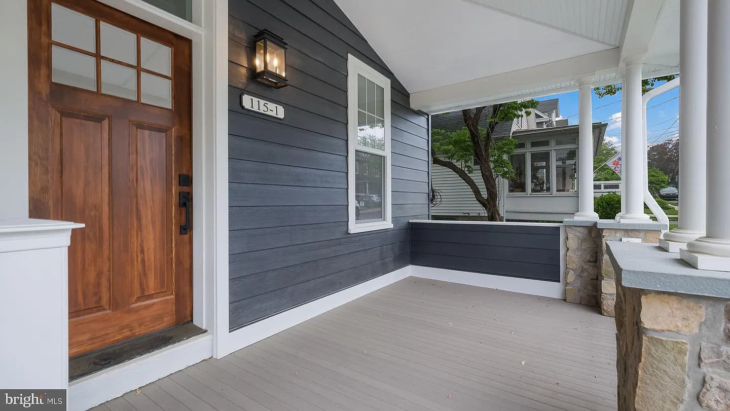 2 bed, 1.0 bath, 3328 sqft, $2,550 — Photo 1