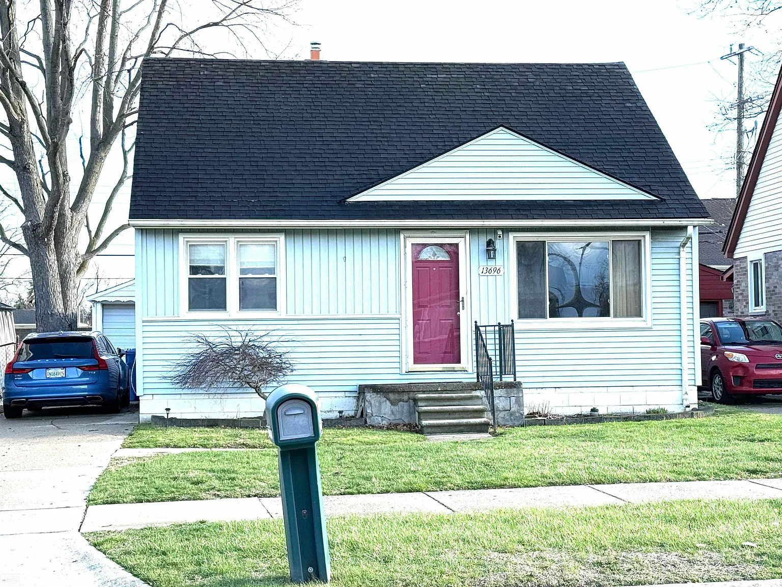 13696 McKinley Ave photo 1