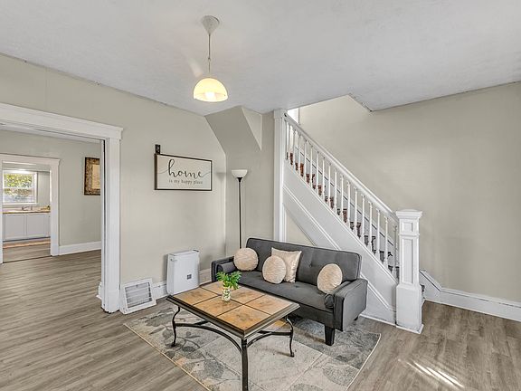 2nd image of 944 Walnut St #1