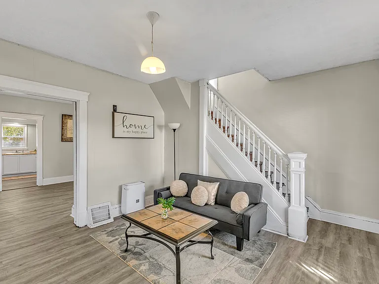 944 Walnut St #1 — Photo 2