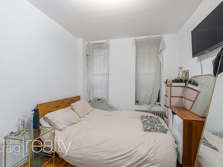 430 E 9th St #BASEMENT — Photo 3