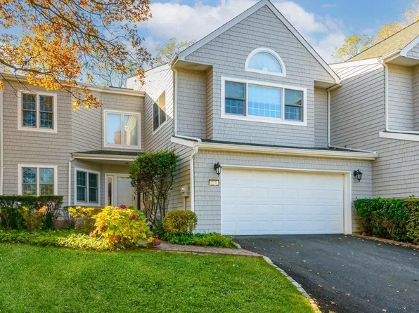 54 Beechwood Court, Glen Cove, NY 11542