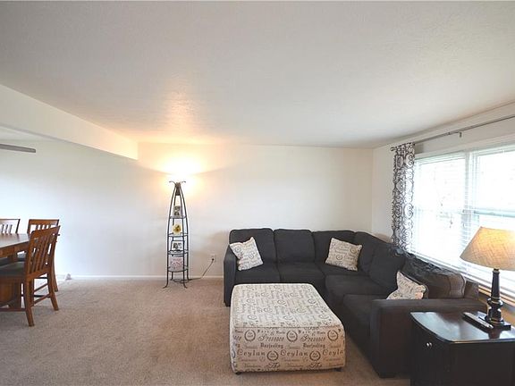 5th image of 224 Washington Dr