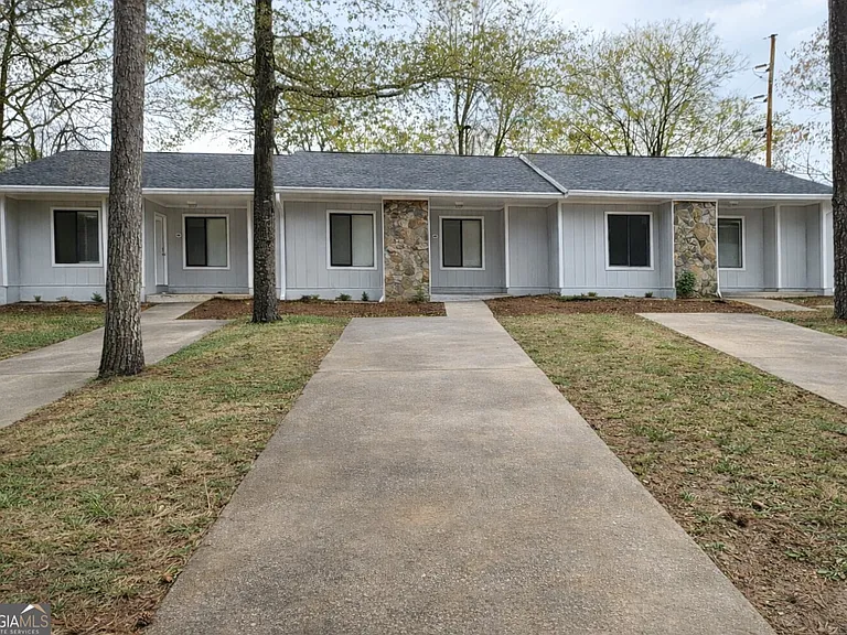 100 Summerwood Dr — Photo 1