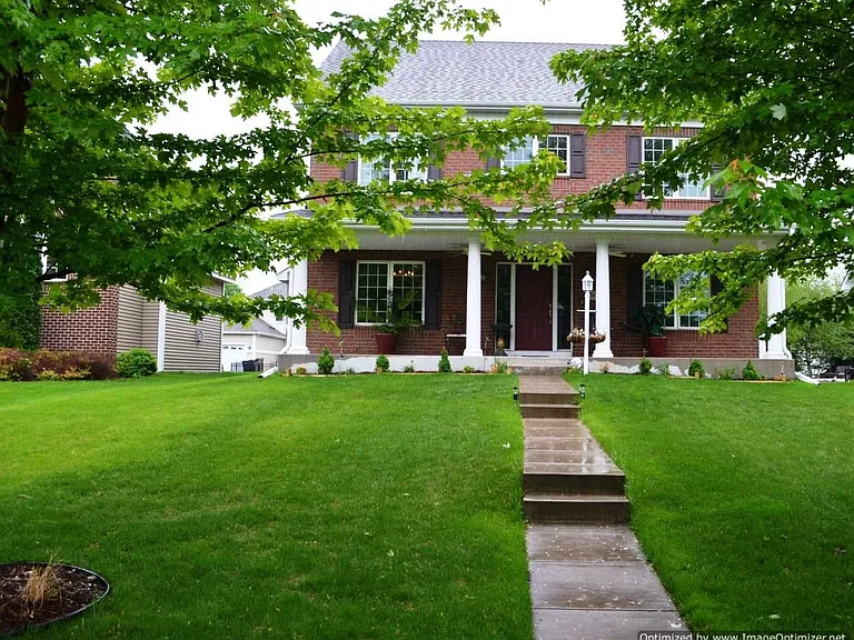 11838 S Lake Blvd NE — Photo 2