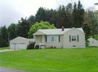 541 Valley Dr, Somerset, PA 15501