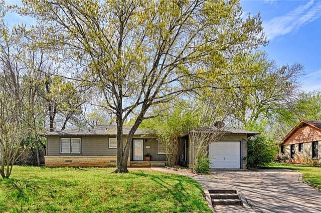 1st image of 210 University Dr