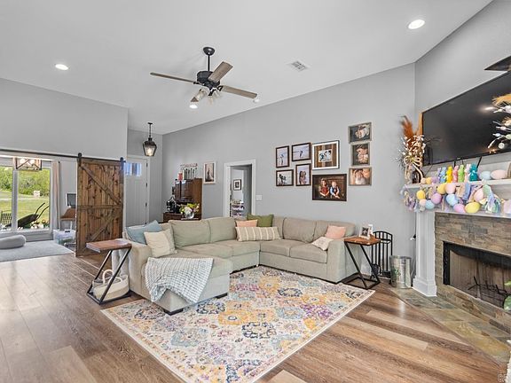 3rd image of 2065 Berkshire Dr