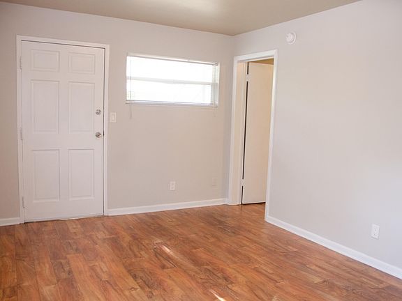 4th image of 2775 Herschel St APT 10