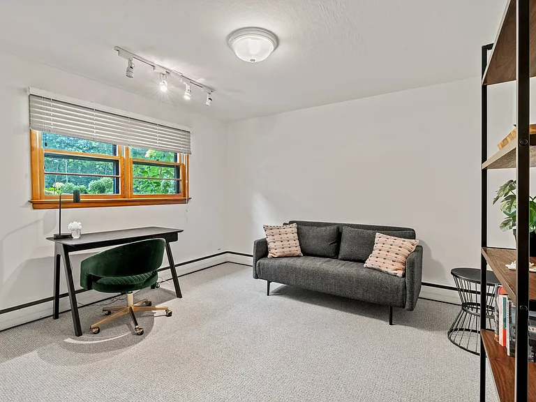23 Jonathan Way — Photo 25