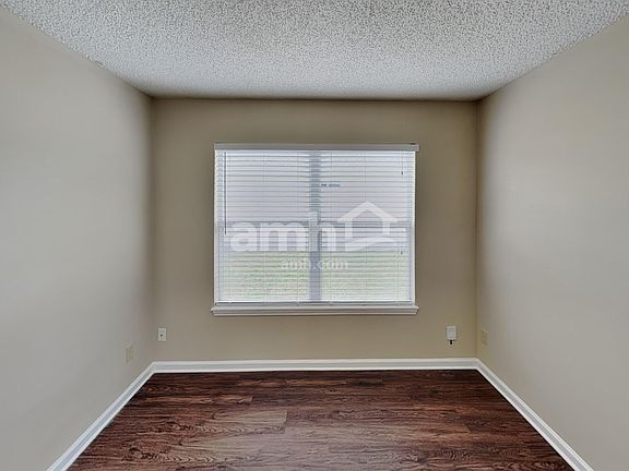 4th image of 11062 Gullwing Ct