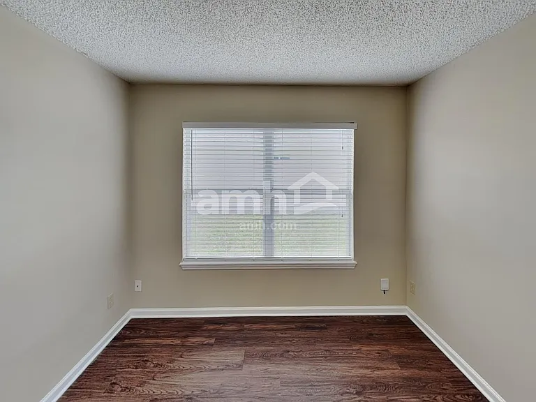 11062 Gullwing Ct — Photo 4