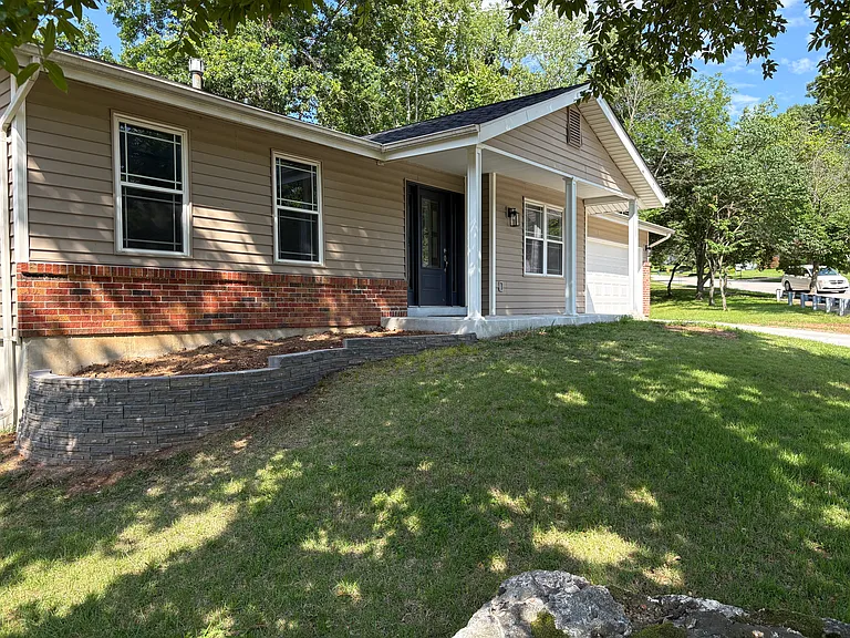 143 Brightfield Dr — Photo 3
