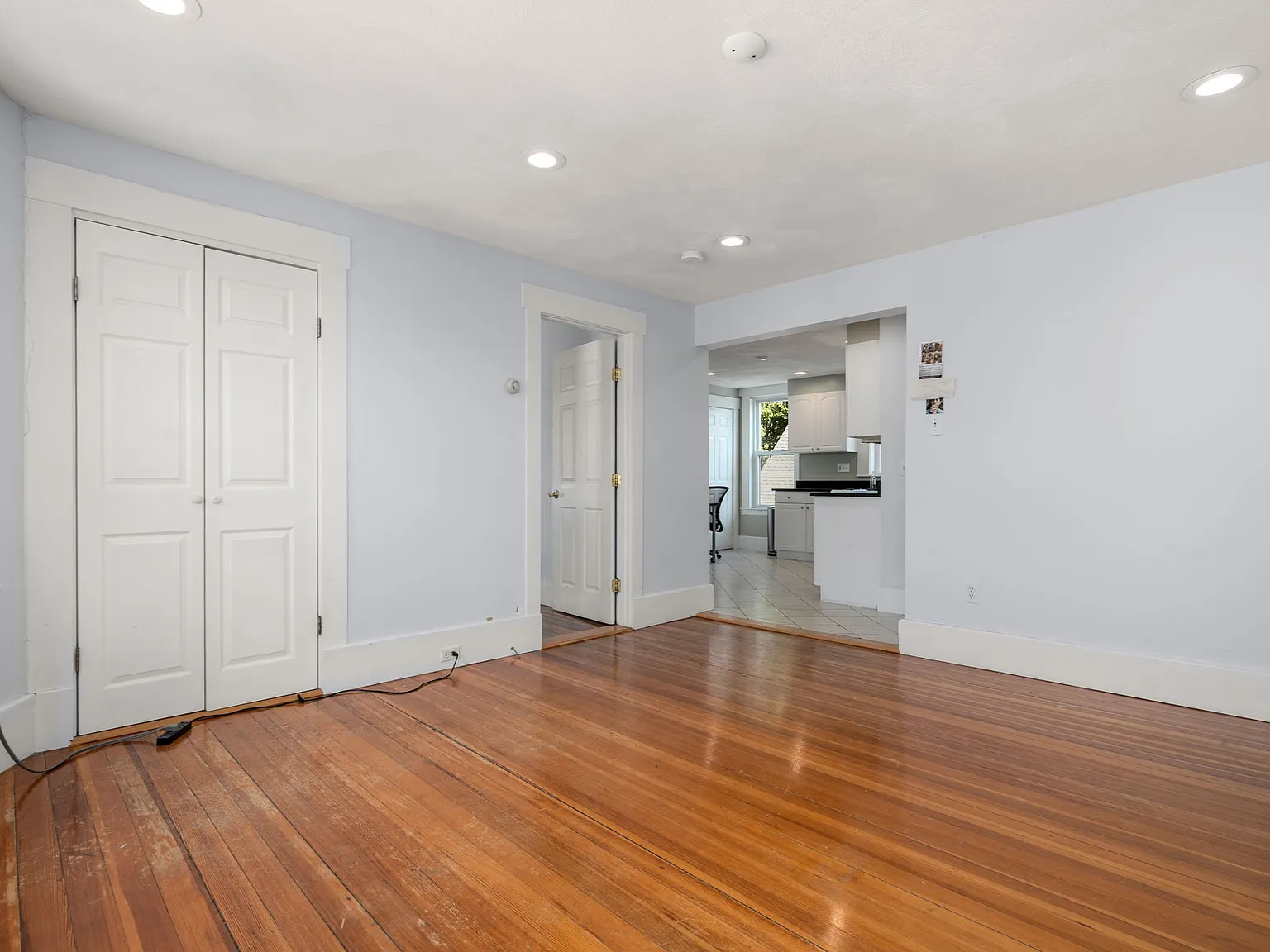 3 bed, 1200 sqft, $3,350 — Photo 4
