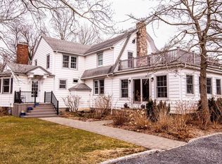 250 S Snedecor Ave, Bayport, NY 11705