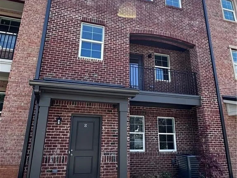 1777 Temple Avenueunit #Q — Photo 1