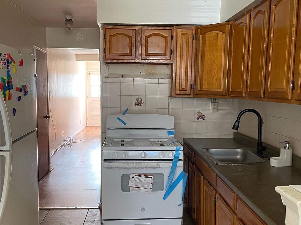 2nd image of 0 E 86th St