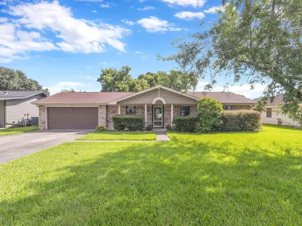 915 S 14th St, Nederland, TX 77627