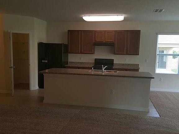 4th image of 1009 Margot Ln