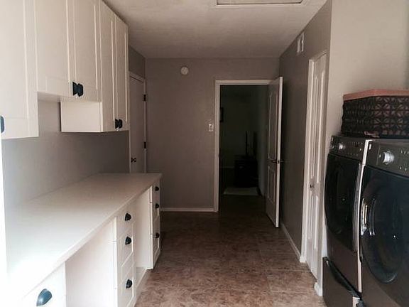 4th image of 1143 E Diamond Dr