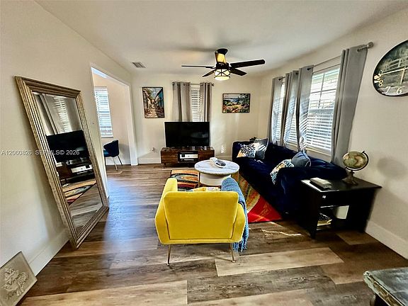 4th image of 1710 NE 5th Ct #1712